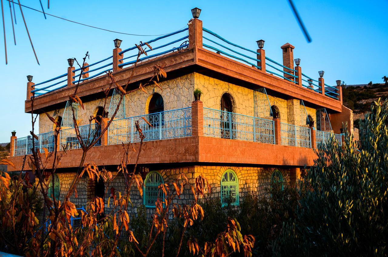 Riad Aslda أسني المظهر الخارجي الصورة